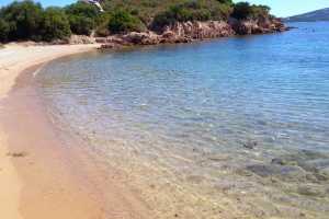 Seafront typical sardinian holiday house in Cannigione, Costa Smeralda north Sardinia with 2 bedrooms, 2 bathrooms up to 5 sleeps for rents