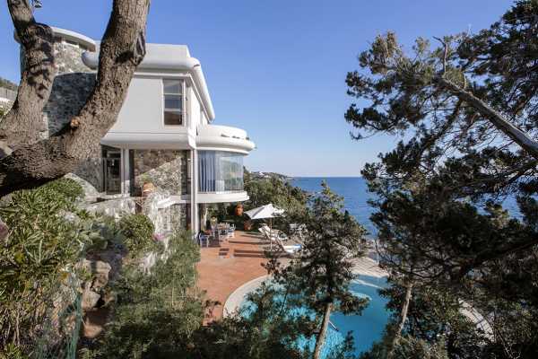 Book now your holiday in this beautiful villa in Tuscany, private villa with swimming pool located on the sea in Castiglioncello in the province of Li