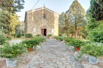 8 Apartmens for rent in a vacation rentals restored farmhouse close to Cortona, Tuscany with pool and private park and amazing view of Valdichiana lan