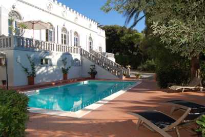 Individual language courses, group courses, language courses in the villa during the stay