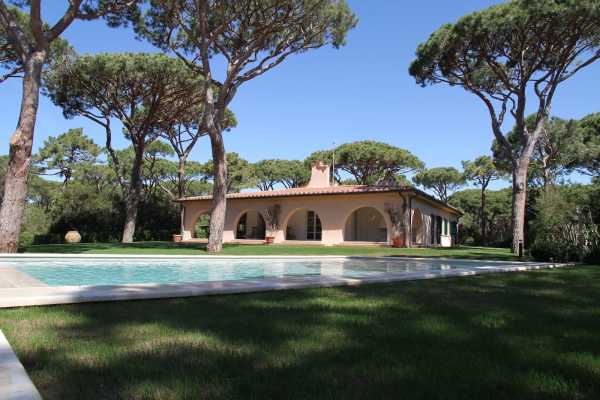 Prenota adesso la tua vacanza a Castiglione della Pescaia in Toscana in questa meravigliosa villa sul mare a Castiglione della Pescaia Roccamare